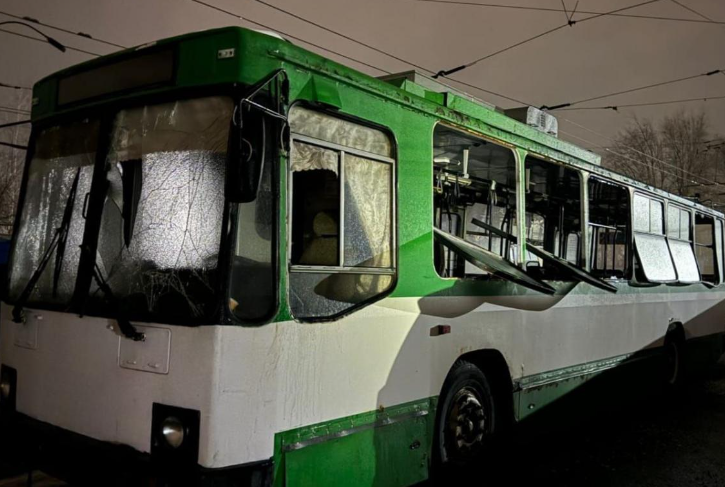 Атака РФ на Дніпро та Запоріжжя: понад 10 людей поранено, є руйнування